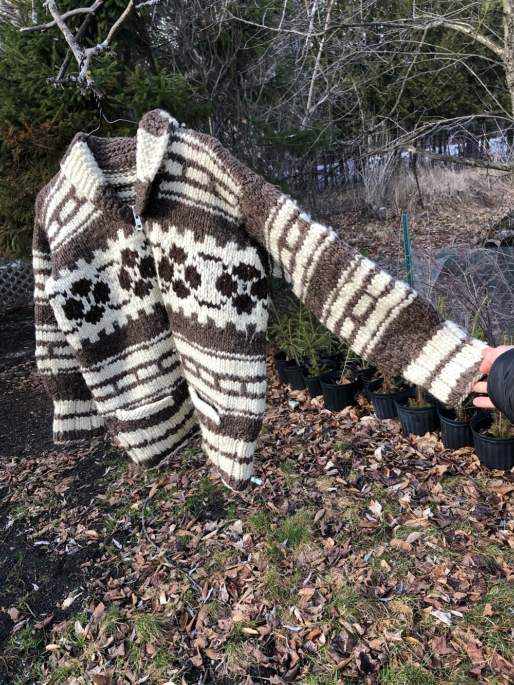 Handmade Chunky Zip-Front Cowichan-Style Sweater in Cream & Brown - Picture 5 of 11